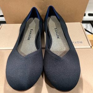 Rothy's The Flat Navy sz 7.5